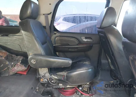 2011 Cadillac Escalade Premium z USA, uszkodzony, nr VIN 1GYS3CEF2BR217248